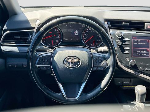 Used 2020 Toyota Camry XSE FWD image 11