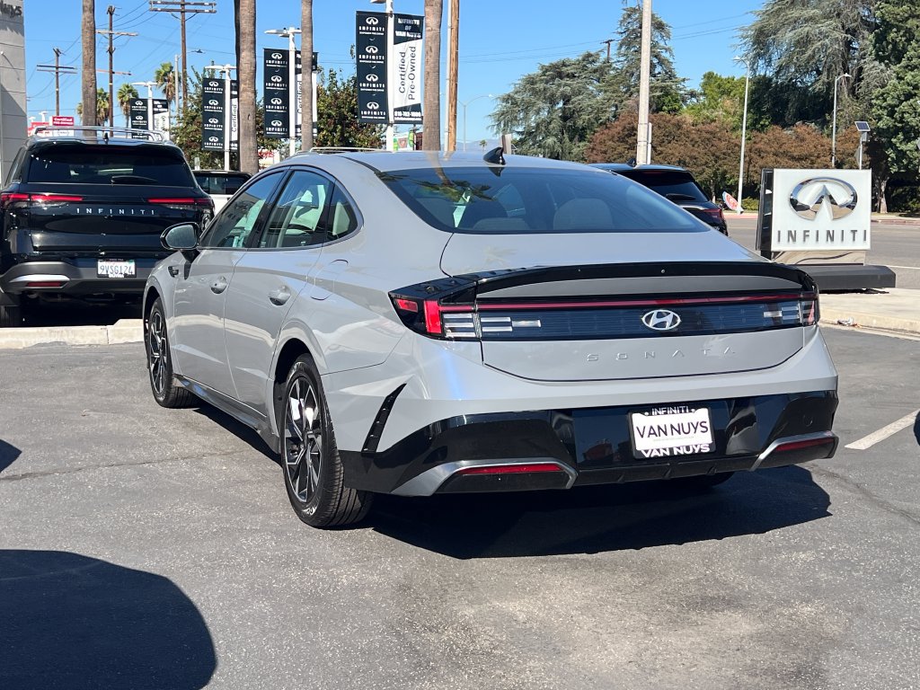 Used 2025 Hyundai Sonata SEL FWD image 3