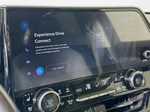 Used 2023 Toyota Highlander Limited image 16