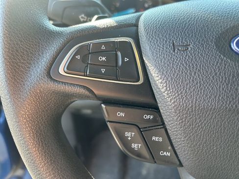 Used 2017 Ford Escape SE image 18