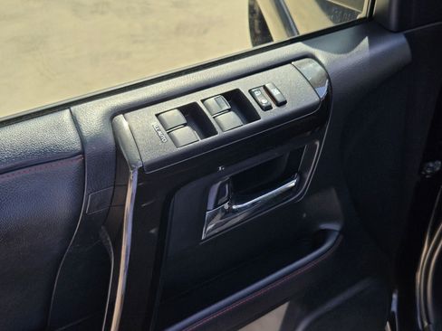 Used 2022 Toyota 4Runner TRD Off-Road image 12