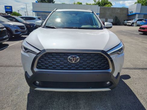Used 2024 Toyota Corolla Cross XLE w/ Convenience Package AWD/4WD image 2