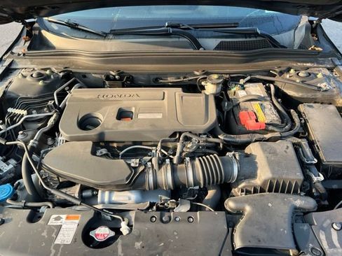 Used 2018 Honda Accord Sport image 9