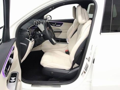 Certified 2024 Mercedes-Benz GLC 300 4MATIC image 17