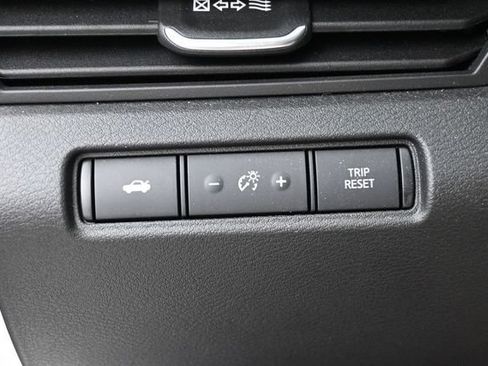 Used 2024 Nissan Altima 2.5 SV AWD/4WD image 18