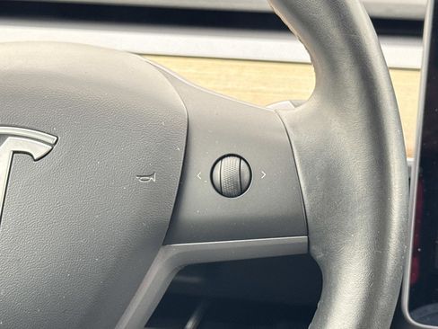 Used 2019 Tesla Model 3 Standard Range Plus image 8