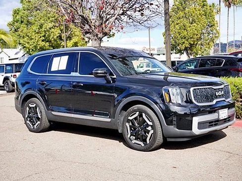 Used 2023 Kia Telluride EX w/ EX Captain's Chair Package image 6