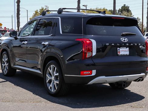 Used 2022 Hyundai Palisade SEL w/ Premium Package FWD image 9