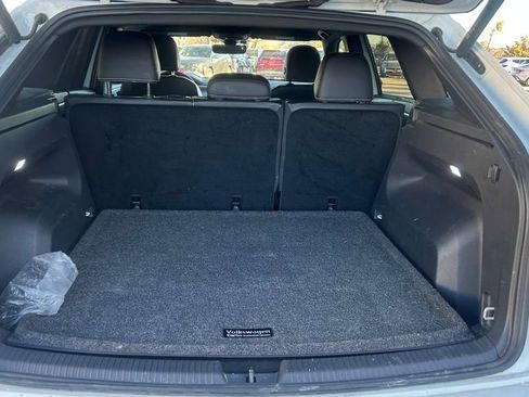 Used 2024 Volkswagen Atlas Cross Sport SE image 28