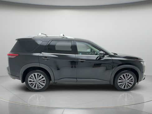 Used 2024 Nissan Pathfinder SL w/ SL Premium Package AWD/4WD image 6