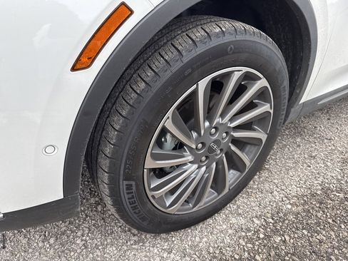 Used 2023 Lincoln Corsair Reserve w/ Equipment Group 202A image 5