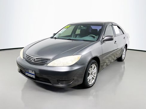 Used 2005 Toyota Camry LE image 10