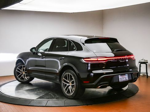 Certified 2026 Porsche Macan AWD/4WD image 6