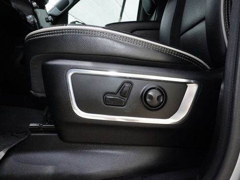 Used 2025 RAM 1500 Laramie w/ Sport Appearance Package AWD/4WD image 27