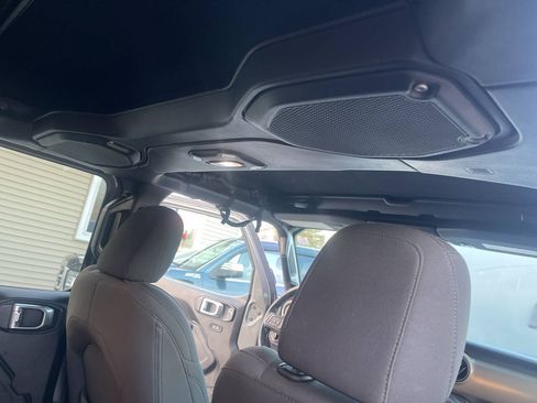 Used 2018 Jeep Wrangler Unlimited Sport S AWD/4WD image 24