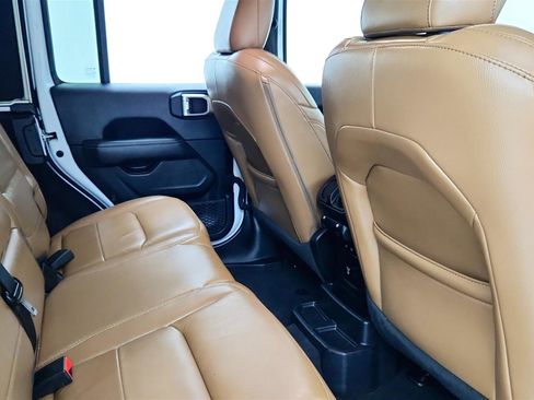 Used 2021 Jeep Wrangler Unlimited Sahara image 35