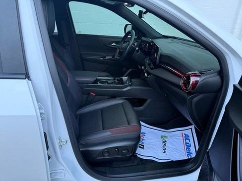 Certified 2025 Chevrolet Equinox RS w/ Safety and Technology Package FWD image 20