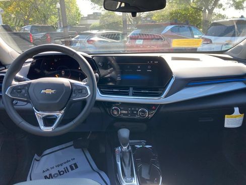 New 2026 Chevrolet Trax LT w/ LT Convenience Package FWD image 5