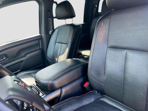 Used 2023 Nissan Titan PRO-4X w/ Pro-4x Convenience Package AWD/4WD image 22