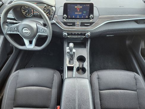 Used 2025 Nissan Altima 2.5 SV image 25