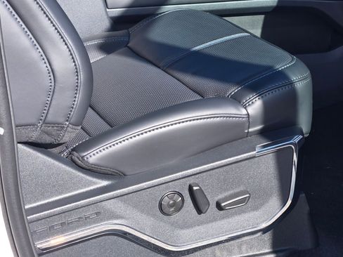 New 2026 Ford F350 Platinum w/ FX4 Off-Road Package image 6