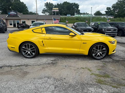 Used 2016 Ford Mustang GT Premium w/ Equipment Group 401A RWD image 3