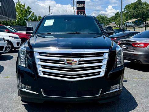 Used 2016 Cadillac Escalade Platinum AWD/4WD image 2