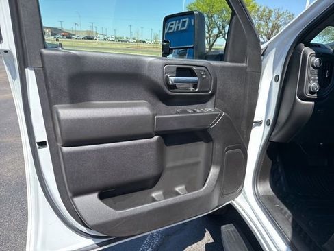 Used 2025 GMC Sierra 2500 Pro w/ Convenience Package image 16