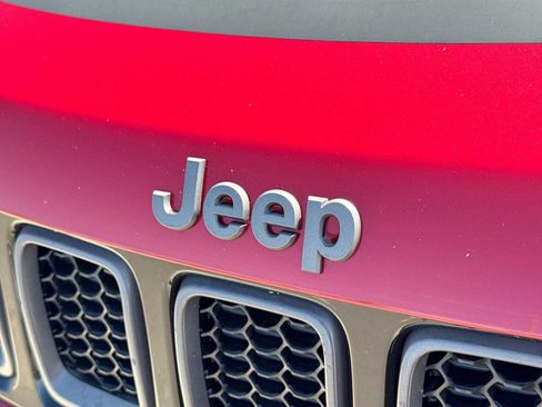 Used 2018 Jeep Compass Trailhawk w/ Cold Weather Group AWD/4WD image 11