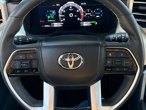 Used 2025 Toyota Sequoia Capstone image 31