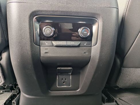 New 2025 Chevrolet Suburban Premier w/ Sun And Tow Package image 32