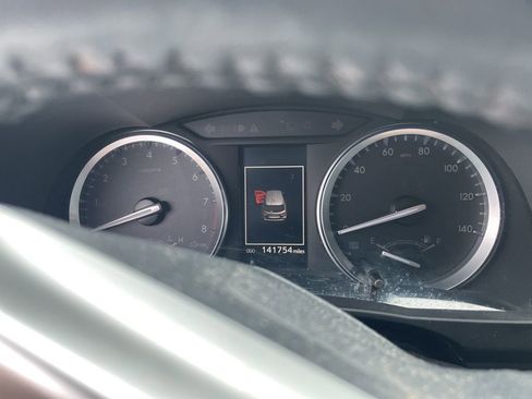 Used 2017 Toyota Highlander Limited image 11