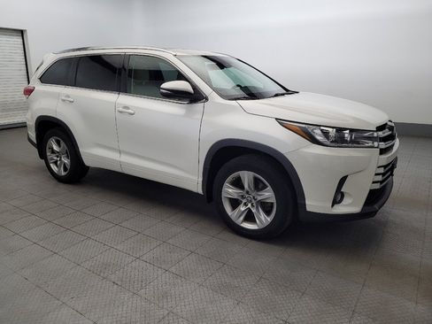 Used 2017 Toyota Highlander Limited image 11