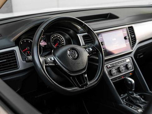 Used 2019 Volkswagen Atlas SE image 16