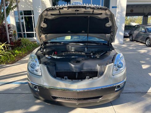 Used 2011 Buick Enclave CXL image 76