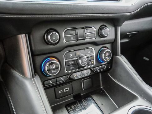 Used 2022 Chevrolet Tahoe LT w/ Luxury Package RWD image 35