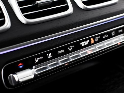 Certified 2025 Mercedes-Benz GLS 580 4MATIC image 31