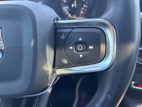 Used 2020 Volvo XC40 T5 Inscription w/ Protection Package Premier image 22
