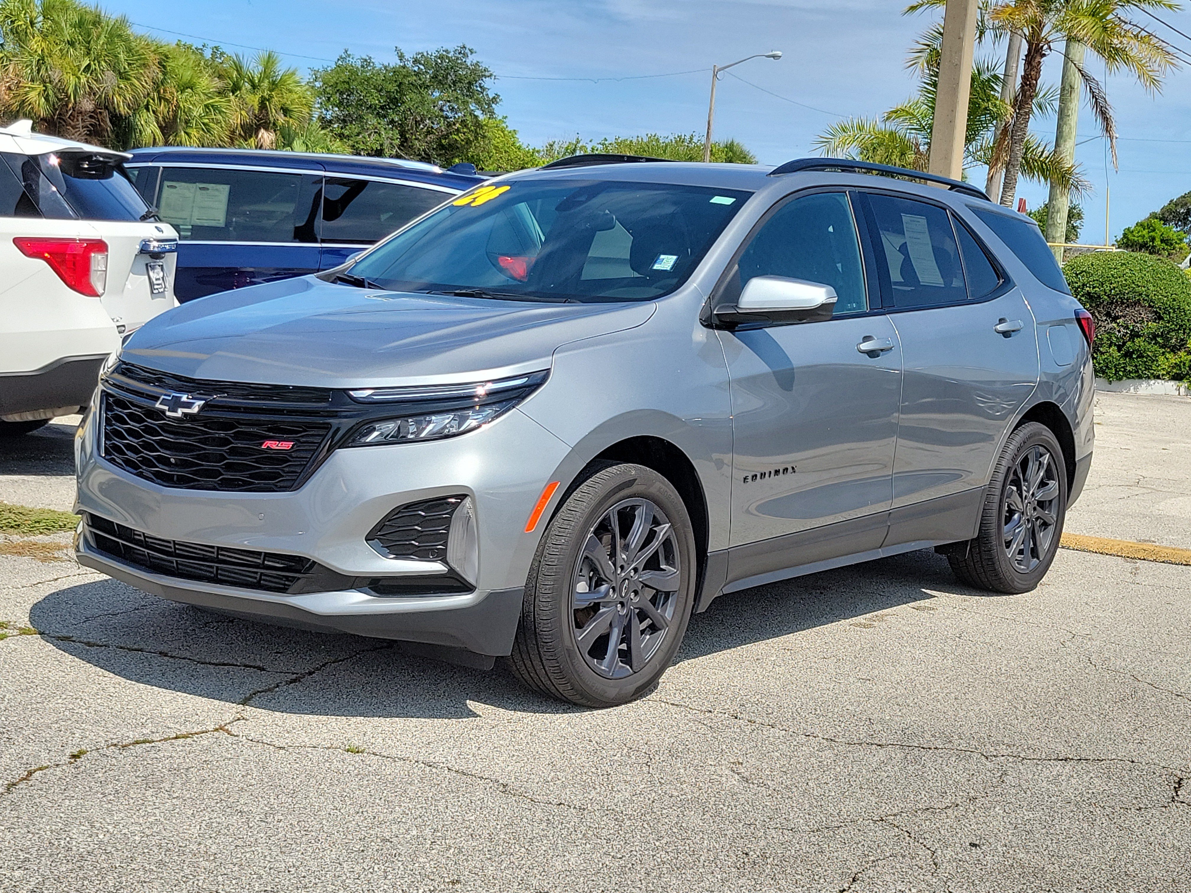 Used 2024 Chevrolet Equinox RS w/ RS Leather Package FWD image 2