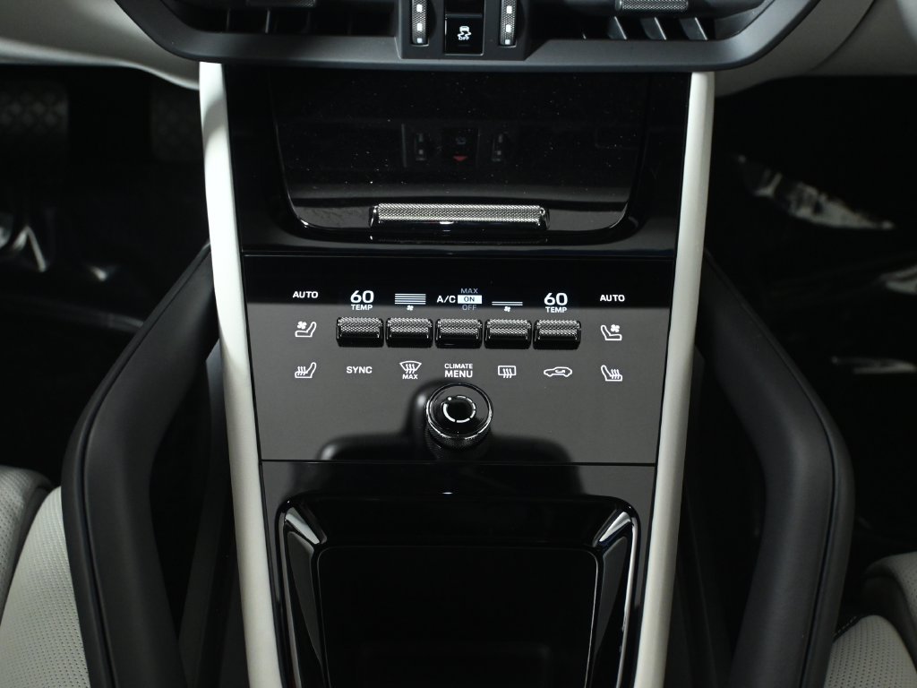 Used 2026 Porsche Cayenne E-Hybrid AWD/4WD image 24