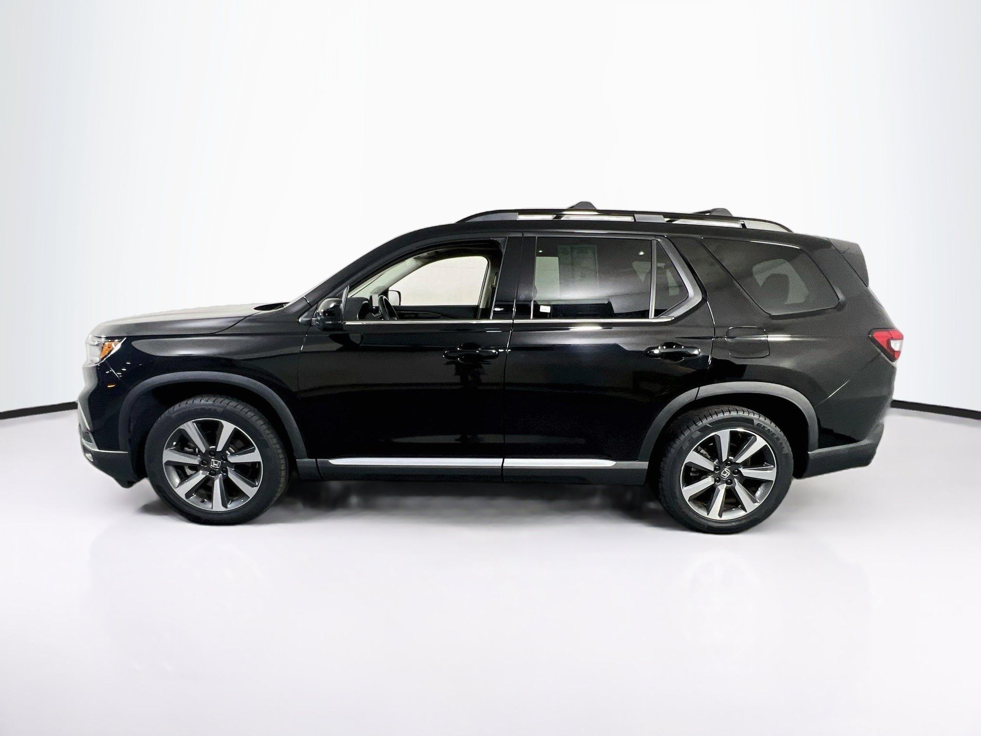 Used 2023 Honda Pilot Touring image 8
