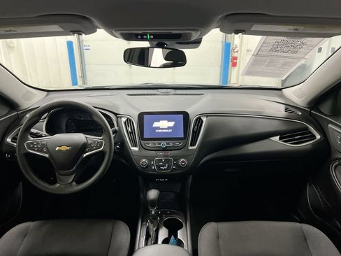 Used 2025 Chevrolet Malibu LS FWD image 10