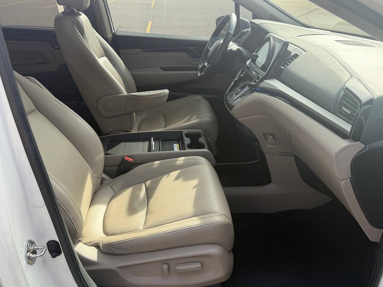 Used 2018 Honda Odyssey Elite image 18