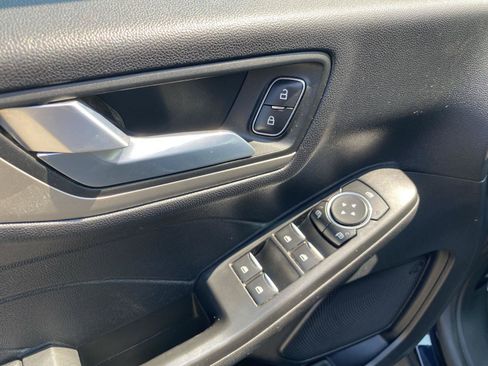 Used 2021 Ford Escape SE w/ SE Sport Appearance Package AWD/4WD image 13