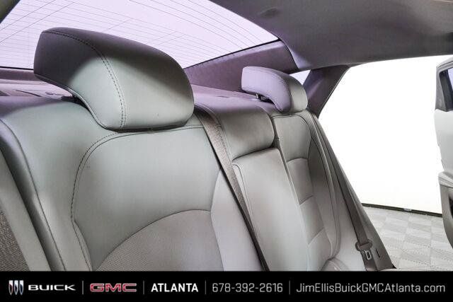Certified 2018 Chevrolet Malibu Premier w/ Premier Sun and Wheel Package FWD image 23