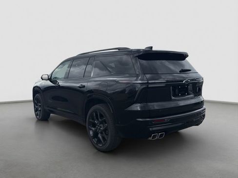 Used 2025 Chevrolet Traverse RS image 4
