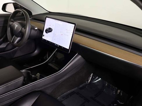 Used 2020 Tesla Model 3 Long Range image 29