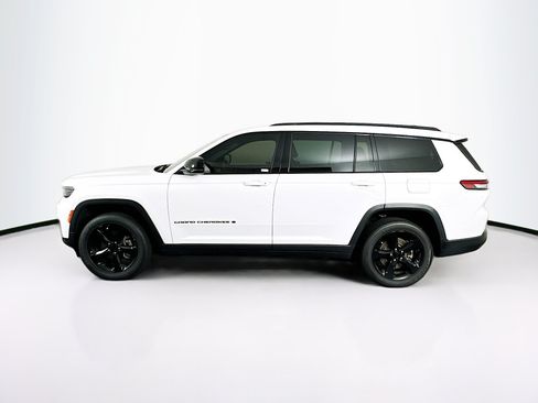 Used 2023 Jeep Grand Cherokee L Laredo AWD/4WD image 4