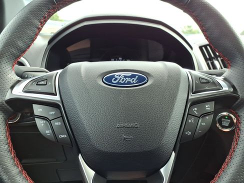 Certified 2024 Ford Edge ST-Line AWD/4WD image 23
