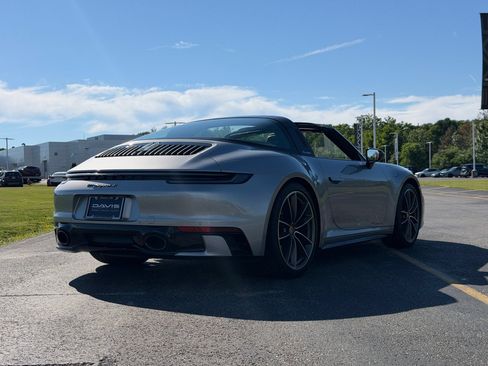 Used 2022 Porsche 911 Targa 4S AWD/4WD image 18